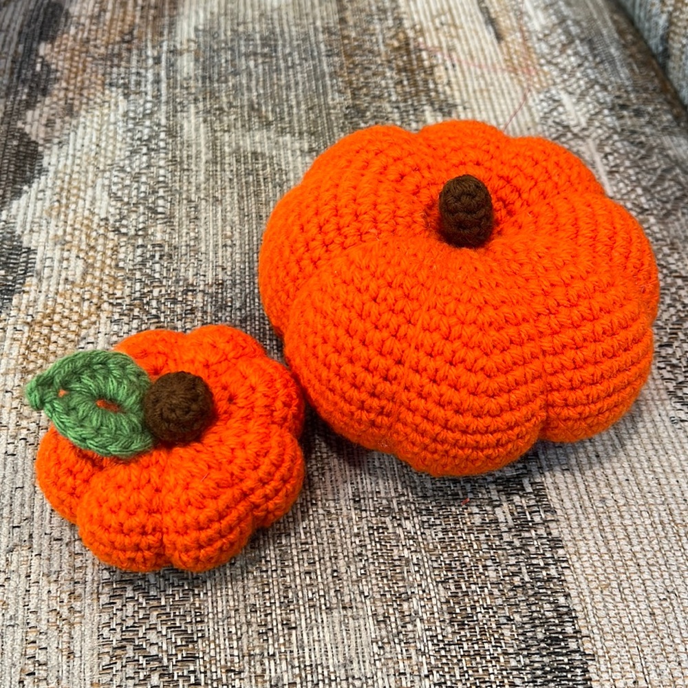 Crochet Classic Orange Pumpkin🎃 - Picture 1 of 3